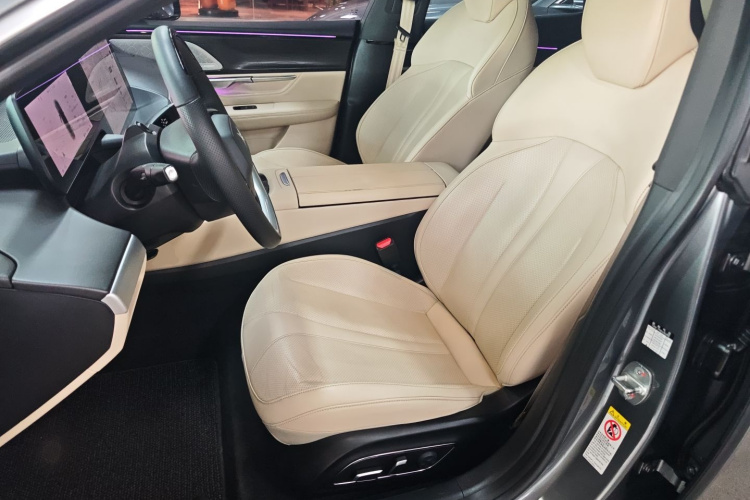 小鹏P7 2020款 586N中控内饰19