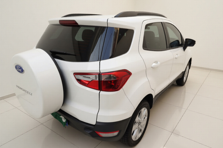 福特 翼搏 2013款 1.5L 自动风尚型车身外观7