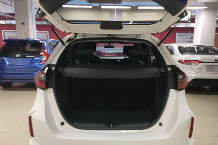 本田 飞度 2021款 1.5L CVT潮享版机舱底盘23