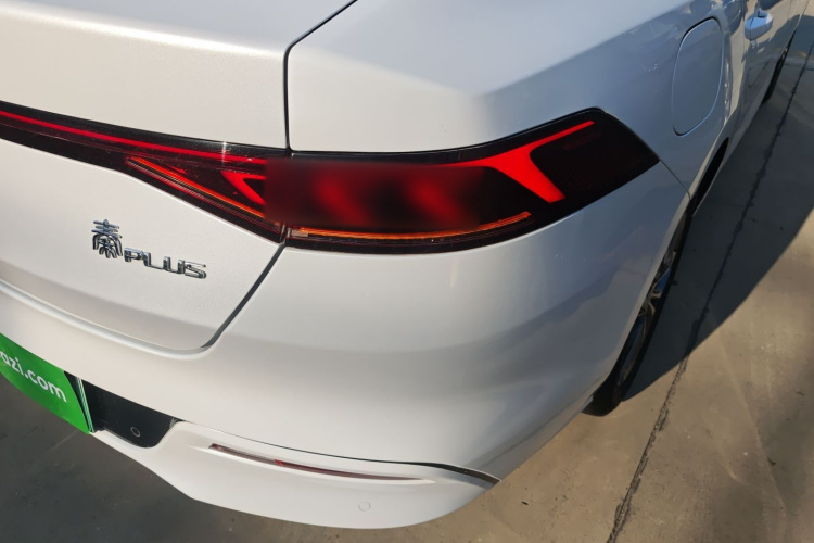 比亚迪 秦PLUS 2021款 DM-i 55KM 旗舰型车身外观6001