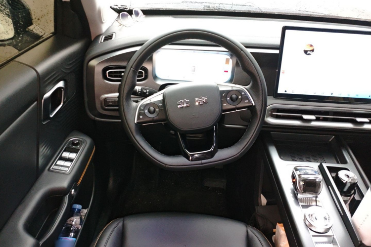 北京越野 北京BJ30 2024款 1.5T 魔核电驱进阶版中控内饰13