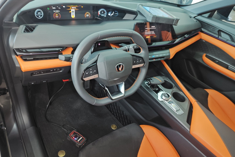 长安UNI-V 2023款 2.0T 领速版中控内饰7002