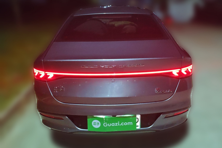 比亚迪 秦PLUS 2021款 EV 500KM 尊贵型车身外观6