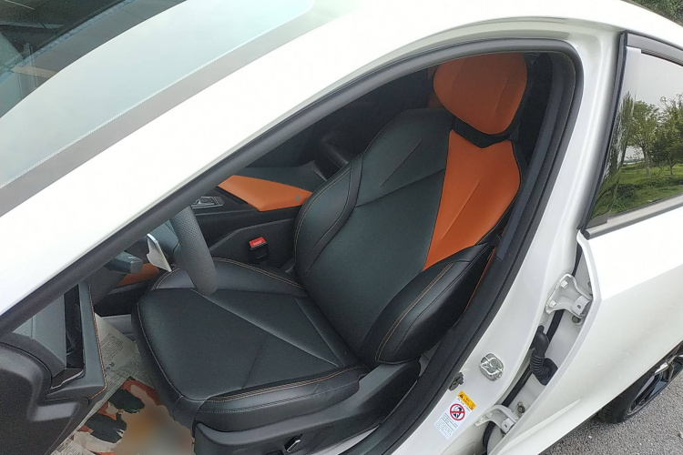 长安UNI-V 2022款 1.5T 尊贵型局部细节19