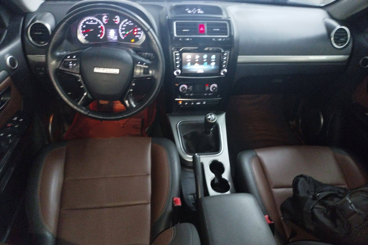 哈弗H5经典 2016款 经典版 2.0T 手动四驱精英型中控内饰7002