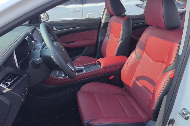 长安 逸动 2019款 蓝鲸版 280T GDI DCT极速型局部细节19