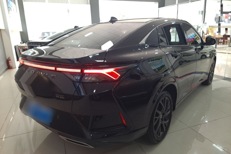 东风风神 奕炫 2020款 230T 自动炫酷曜夜骑士版车身外观7