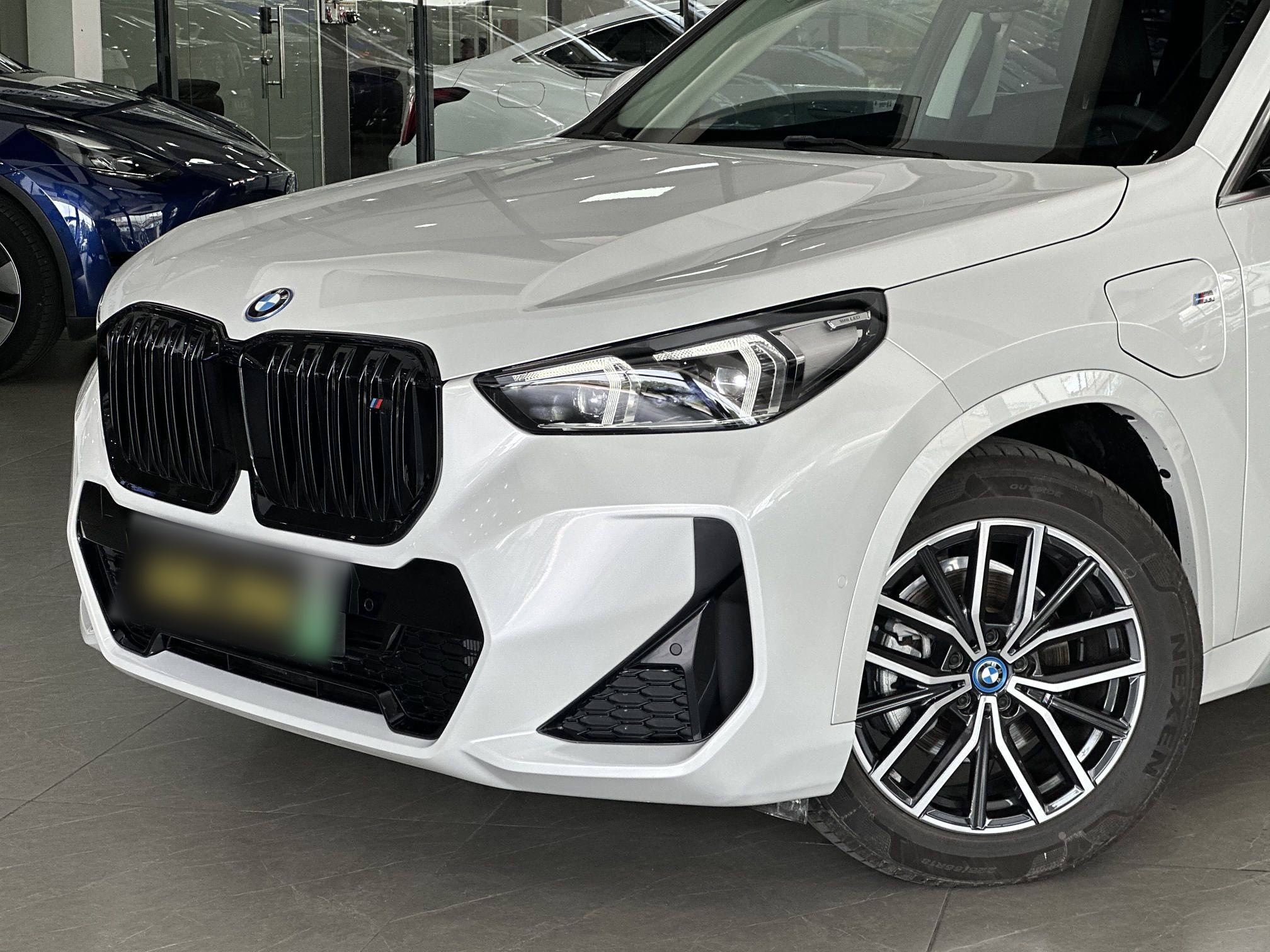 宝马iX1 2023款 eDrive25L M运动套装