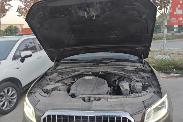 奥迪Q5 2016款 40 TFSI 进取型机舱底盘24