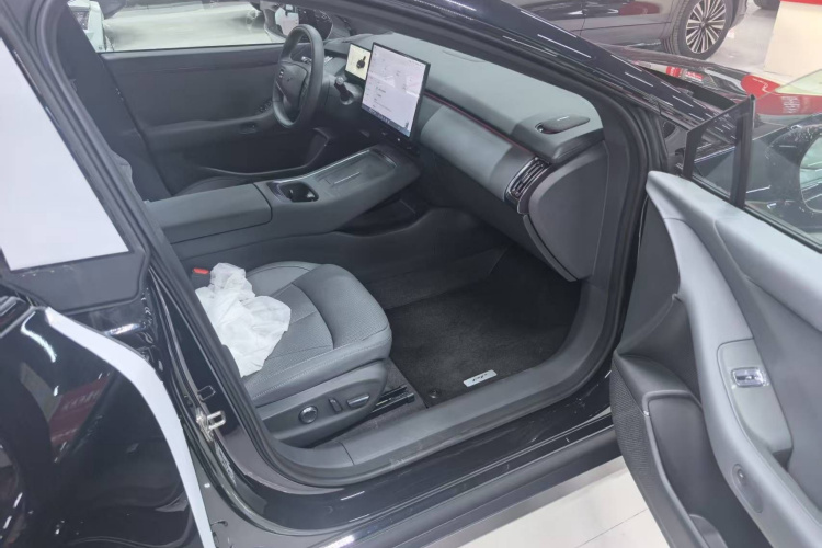 小鹏P7+ 2024款 长续航 Max中控内饰7013