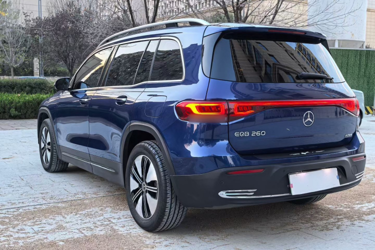 奔驰EQB 2022款 EQB 260车身外观6008