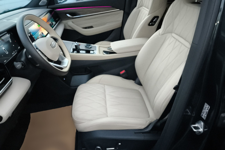 吉利汽车 星越L 2025款 东方曜 2.0TD 自动四驱望月版中控内饰19