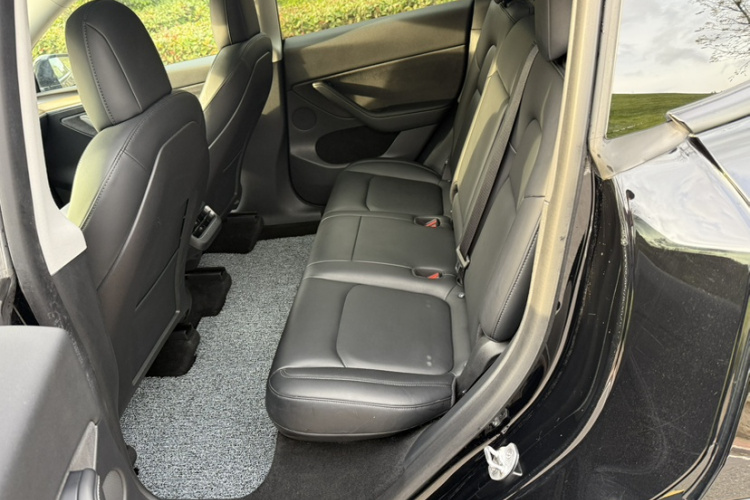 特斯拉 Model Y 2022款 后轮驱动版中控内饰7007