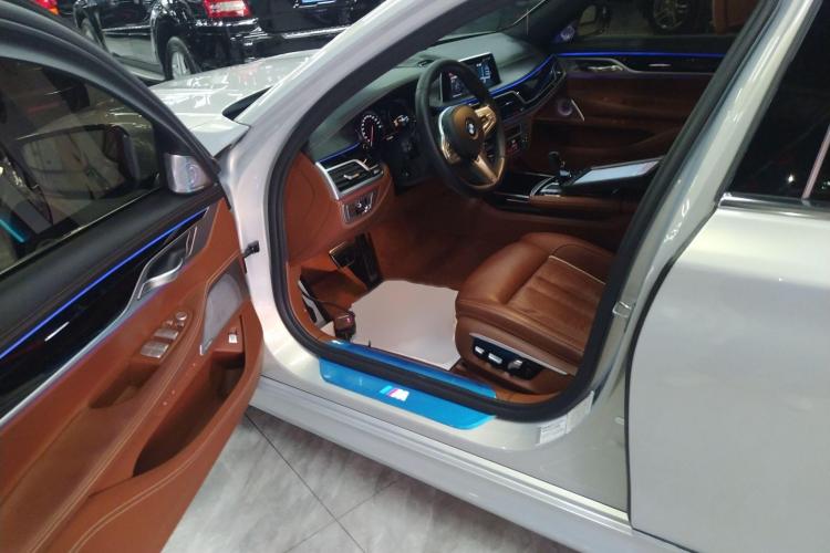 宝马7系 2018款 740Li xDrive 尊享型 M运动套装中控内饰20