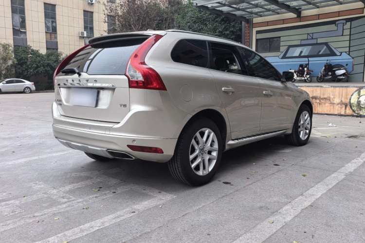 沃尔沃XC60 2017款 T5 智进升级版车身外观6005