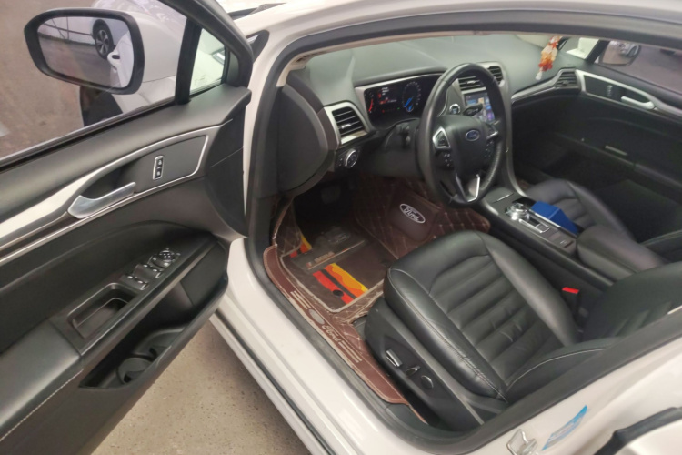 福特 蒙迪欧 2017款 改款 EcoBoost 180 时尚型中控内饰20