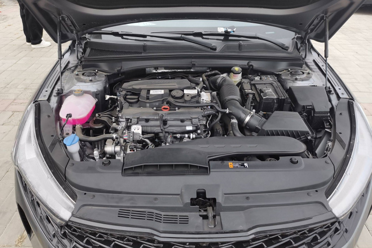 起亚K5 2025款 1.5T 尊贵版机舱底盘24