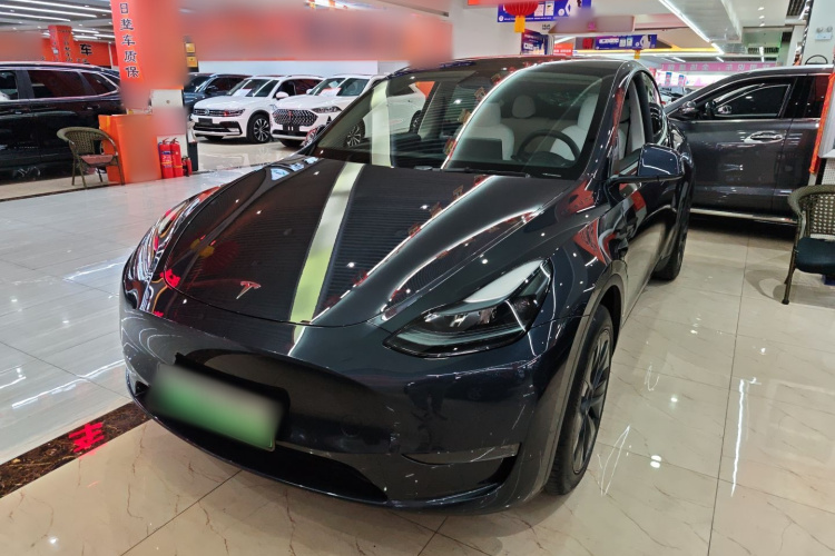 特斯拉 Model Y 2024款 长续航全轮驱动版车身外观1