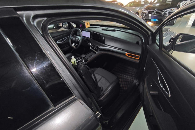 长安UNI-T 2022款 1.5T 运动版 尊贵型局部细节9005