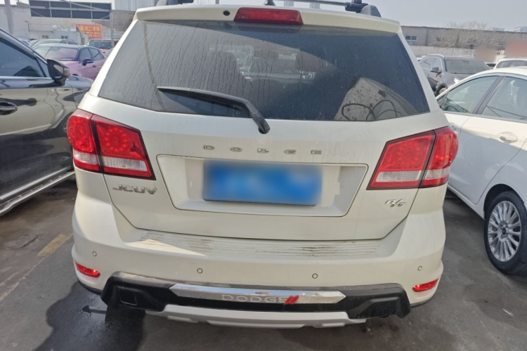 道奇 酷威 2013款 2.4L 两驱尊尚版车身外观6