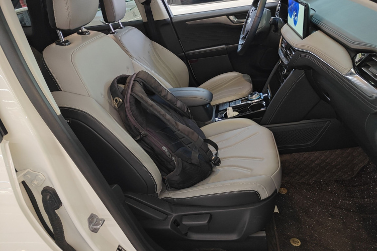 福特 锐际 2020款 EcoBoost 245 两驱悠享款局部细节41