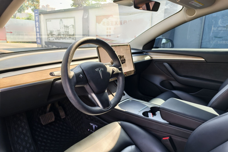 特斯拉 Model 3 2022款 后轮驱动版中控内饰7001