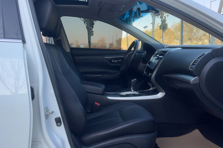 日产 天籁 2016款 改款 2.0L XL舒适版中控内饰7001