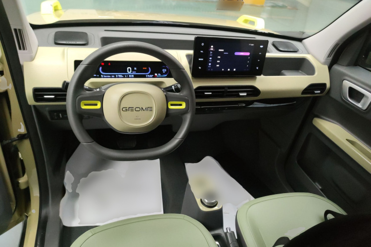 吉利银河 2024款 200km 熊猫骑士中控内饰7002