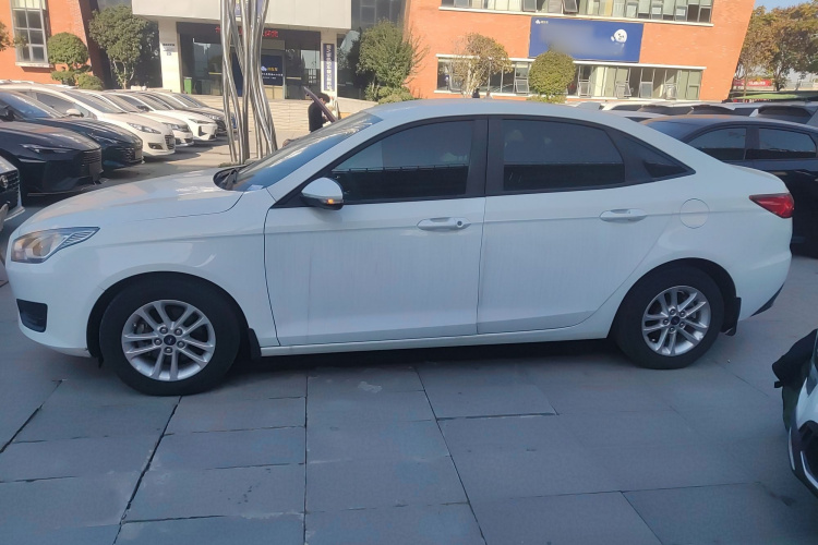 福特 福睿斯 2019款 1.5L 自动质享型车身外观4