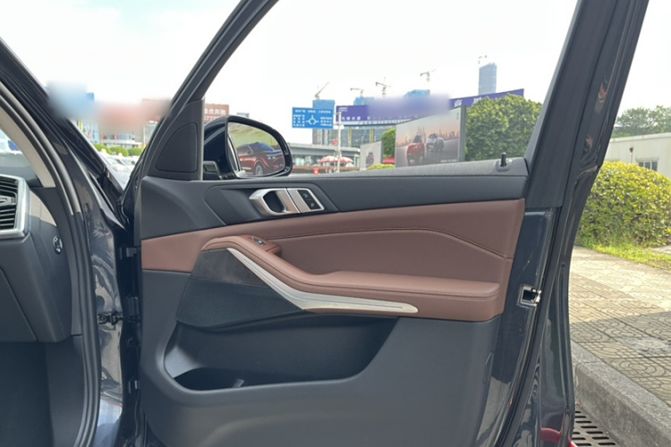 宝马X5(进口) 2022款 xDrive30i M运动套装局部细节9002