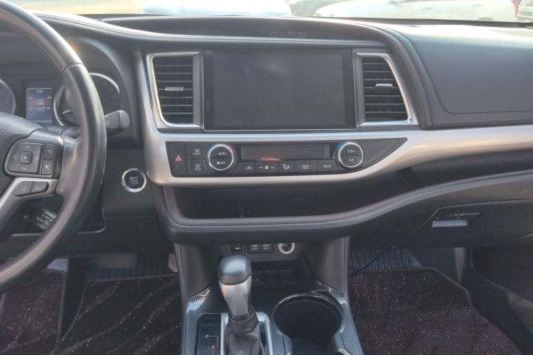 丰田 汉兰达 2018款 2.0T 两驱尊贵版 7座 国VI局部细节16