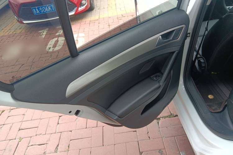 大众 高尔夫 2018款 1.6L 自动时尚型中控内饰7006