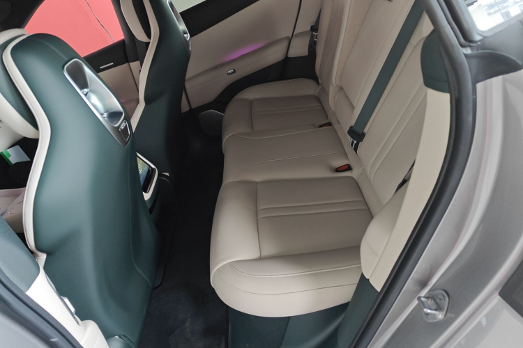 小米汽车 小米YU7 2025款 超长续航后驱版中控内饰7004