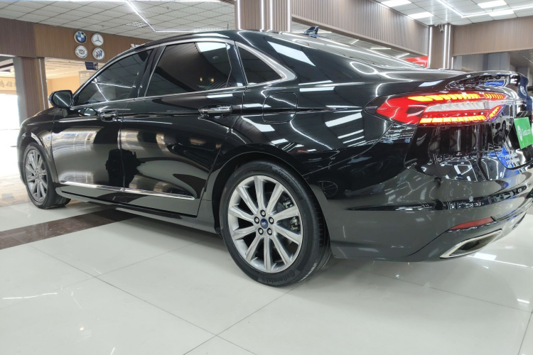 福特 金牛座 2019款 EcoBoost 245 尊享版车身外观4