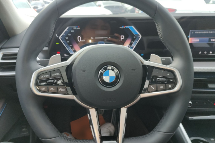 宝马3系 2025款 330Li M运动曜夜套装中控内饰13