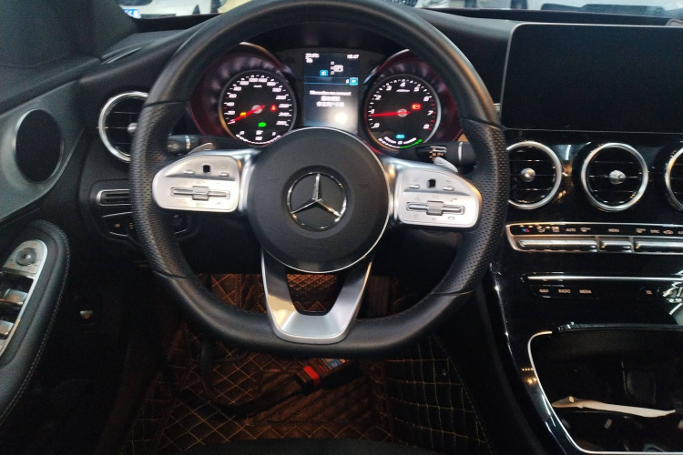 奔驰C级 2019款 C 260 运动版局部细节13