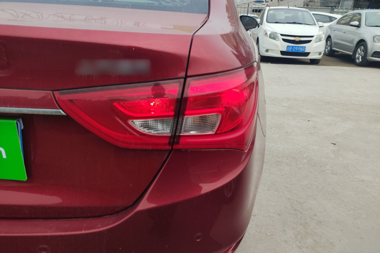 别克 英朗 2017款 15N 自动精英型车身外观9