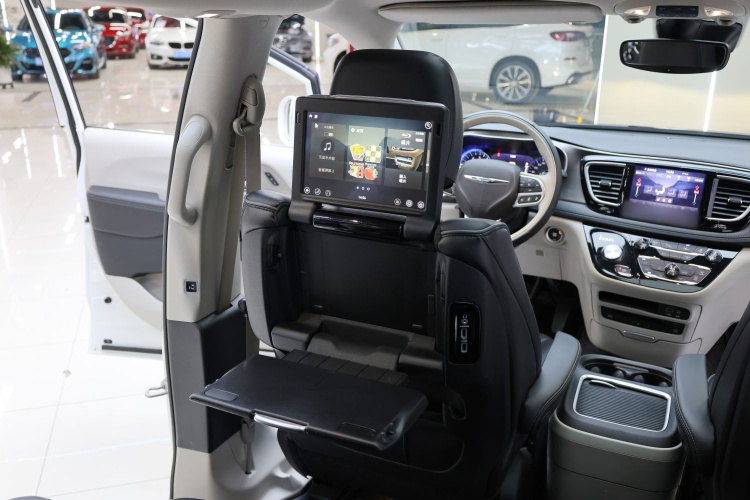 克莱斯勒 大捷龙(进口) 2017款 3.6L 尊享版中控内饰7009