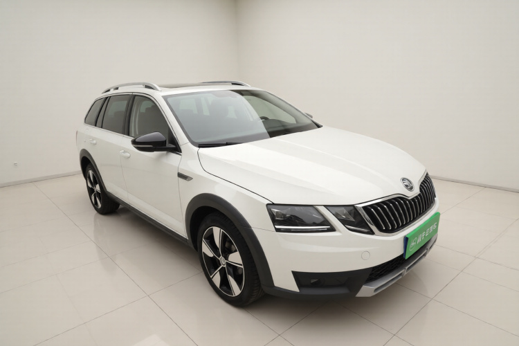 斯柯达 明锐 2019款 旅行车 TSI280 DSG豪华版 国VI车身外观3