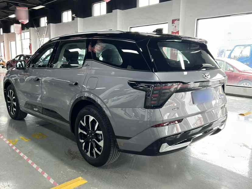 福特 2025款 锐界L 2.0T EcoBoost E混动四驱七座至尊型(5)