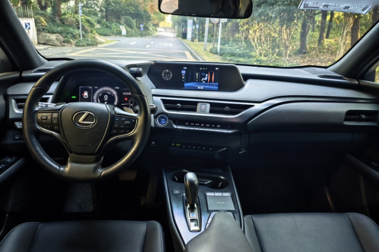 雷克萨斯UX新能源 2020款 300e 纯·悦版中控内饰7001