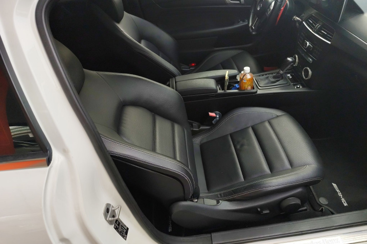 奔驰C级(进口) 2013款 C 180 轿跑版局部细节41