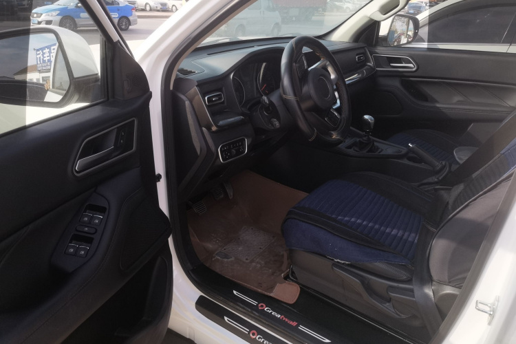 长城 炮 2023款 2.0T商用版手动柴油两驱精英型长箱GW4D20M中控内饰7003