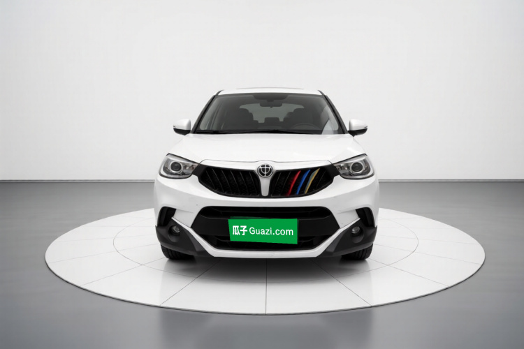 中华V3 2016款 1.5L 手动基本型车身外观2