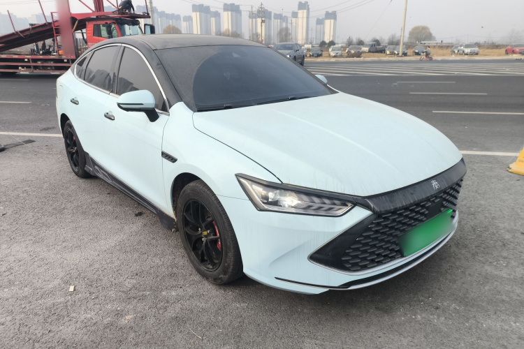 比亚迪 秦PLUS 2023款 冠军版 DM-i 120KM卓越型车身外观3