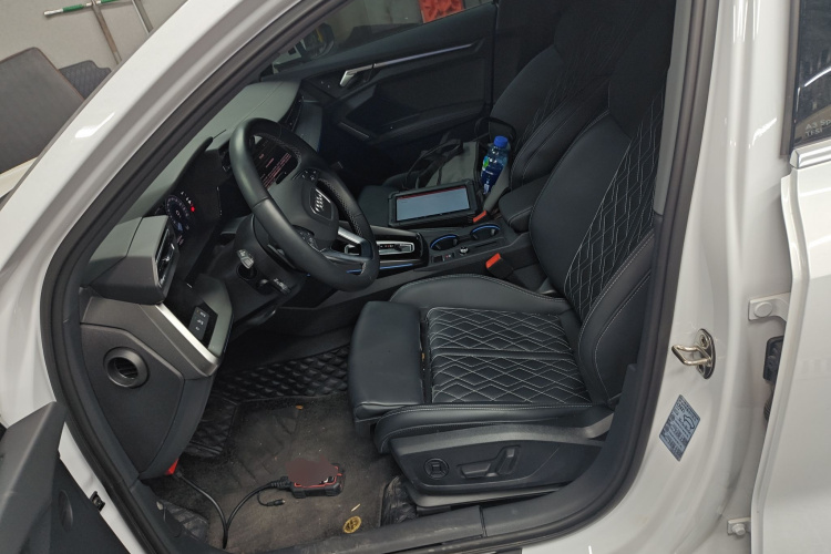 奥迪A3 2025款 Sportback 35TFSI 飞驰尊享型中控内饰19