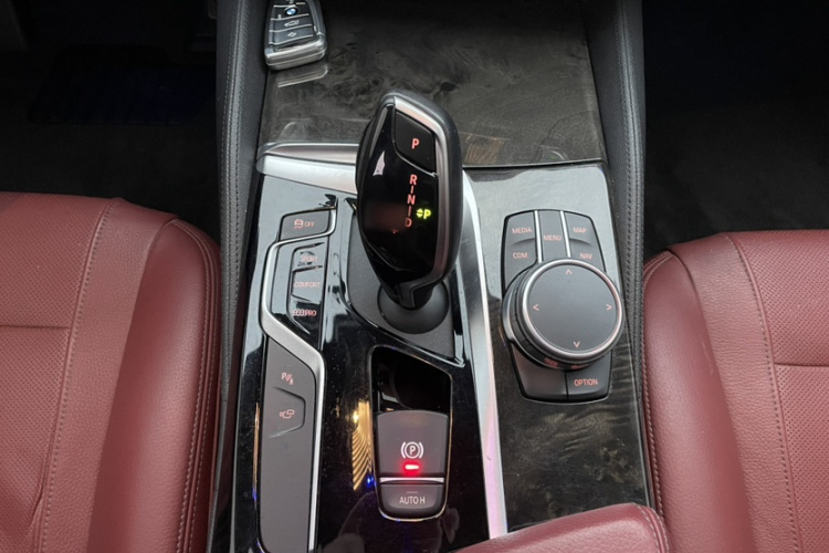 宝马5系 2019款 改款 530Li 尊享型 M运动套装局部细节18