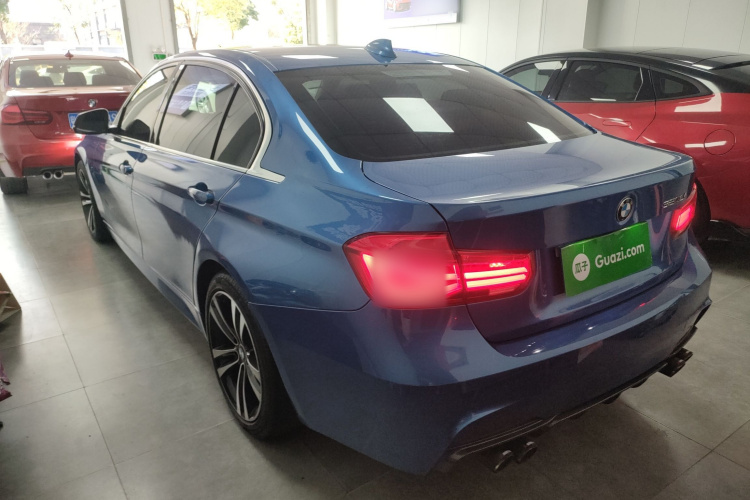 宝马3系 2019款 320Li M豪华套装车身外观4