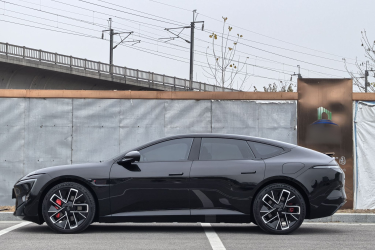 阿维塔12 2025款 Max增程版车身外观6006