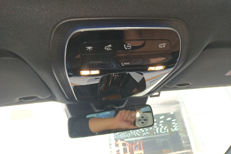 奔驰E级新能源 2024款 E 350 e L 插电式混合动力轿车中控内饰22